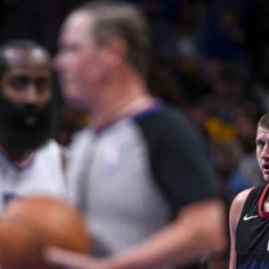 开云体育app下载-哈登0胜5负追平韦少耻辱纪录！约基奇痛揍快艇五小