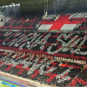 开云体育app下载-【现场】连吉鲁也靠不住了…米兰出线只能指望奇迹