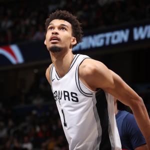 问题不大吧？蒂格：如果文班能保持健康 那他下赛季会进最佳阵容